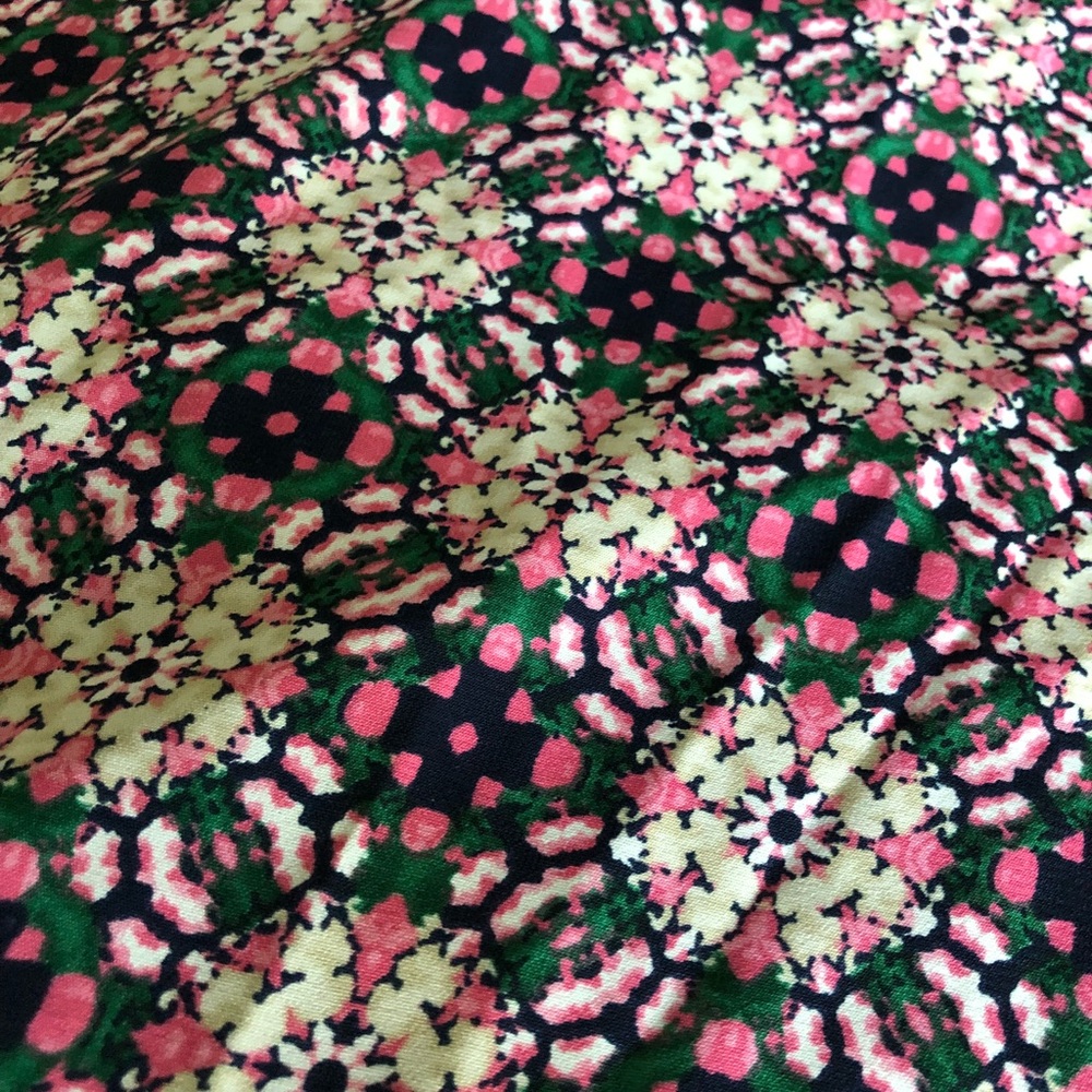 Fun pattern dress - Picture 2 of 5